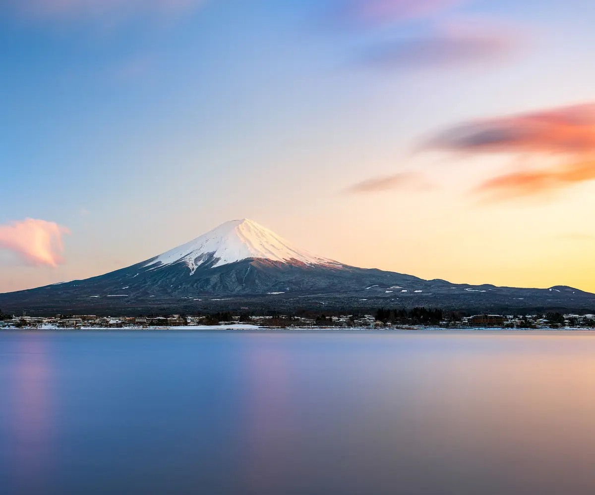 Le mont Fuji au coucher du soleil, au Japon